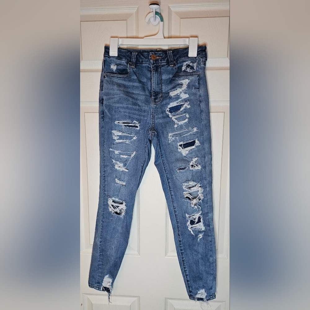 American Eagle Next Level Ripped High Waisted Jegging Jeans - Size 6 Short